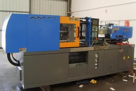 果筐注塑机厂家如何选择比较好?需重视这些因素!