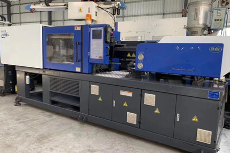 注塑机的种类和操作方法